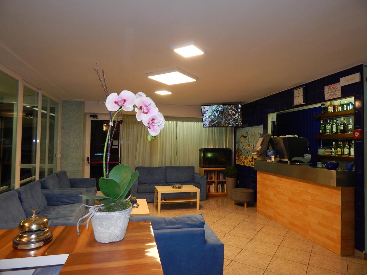 Hotel Vera Riccione Exterior photo