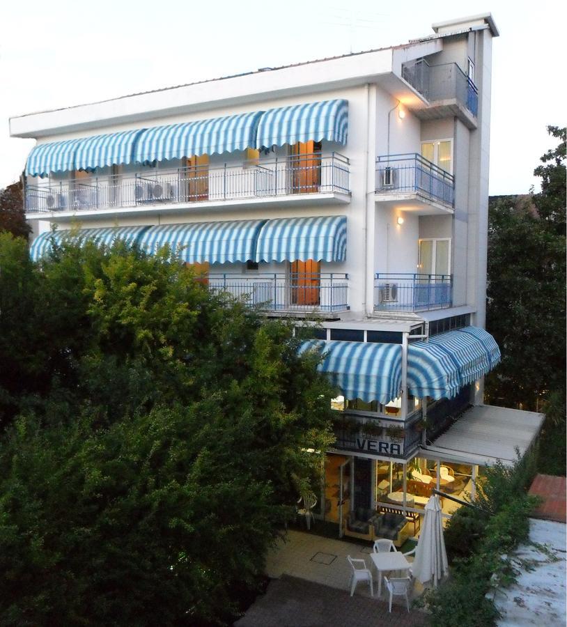 Hotel Vera Riccione Exterior photo