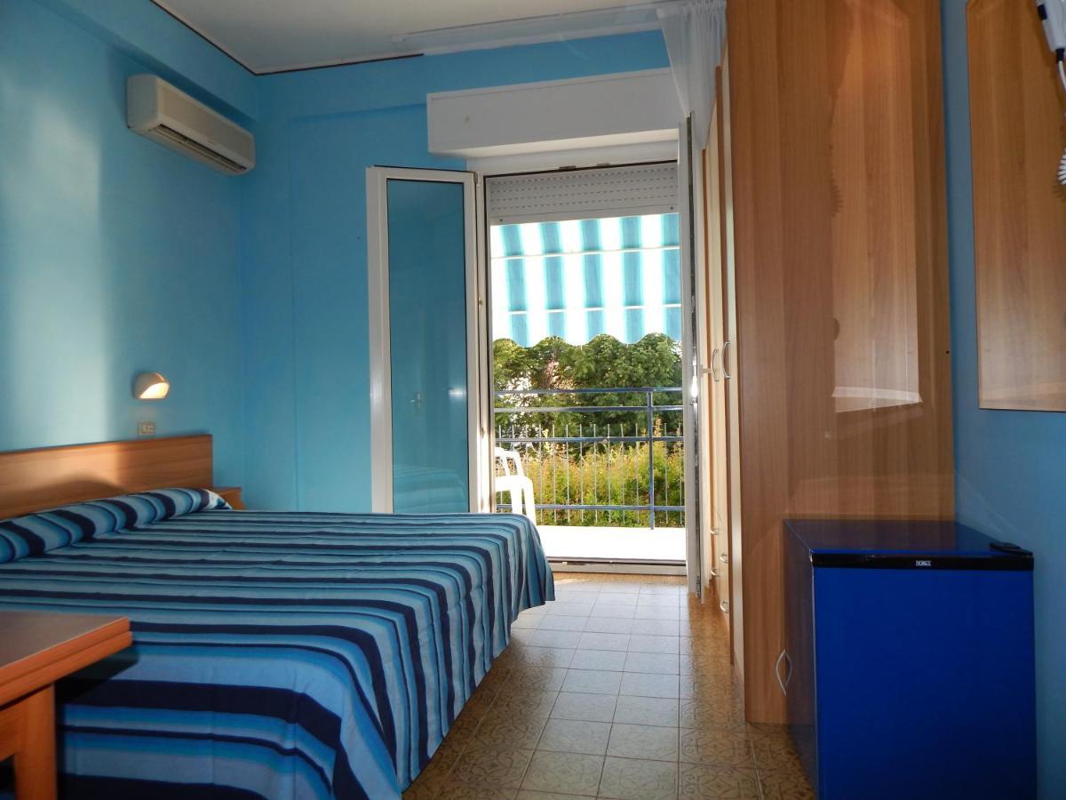 Hotel Vera Riccione Exterior photo